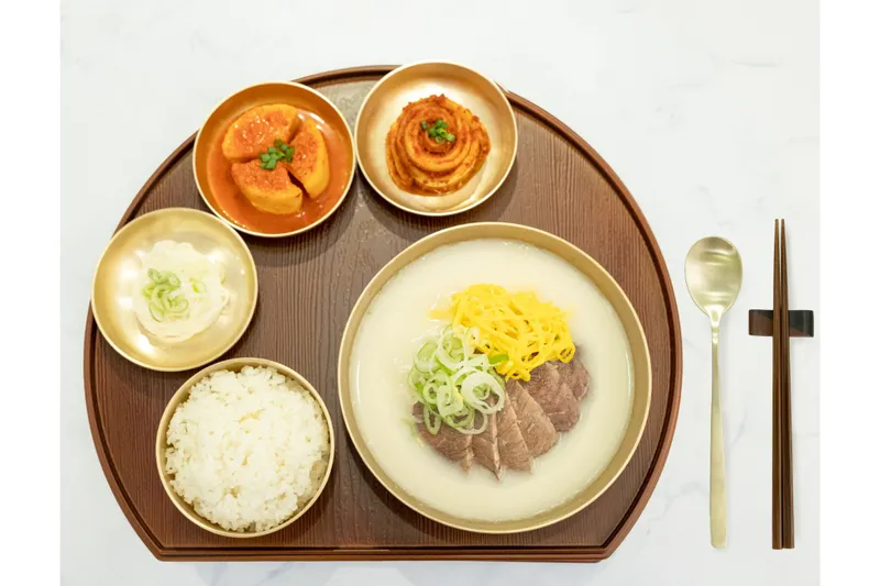 体を整えるスープ“ソルロンタン”専門店「シンチョン ソルロンタン 2号店」新大久保にオープン