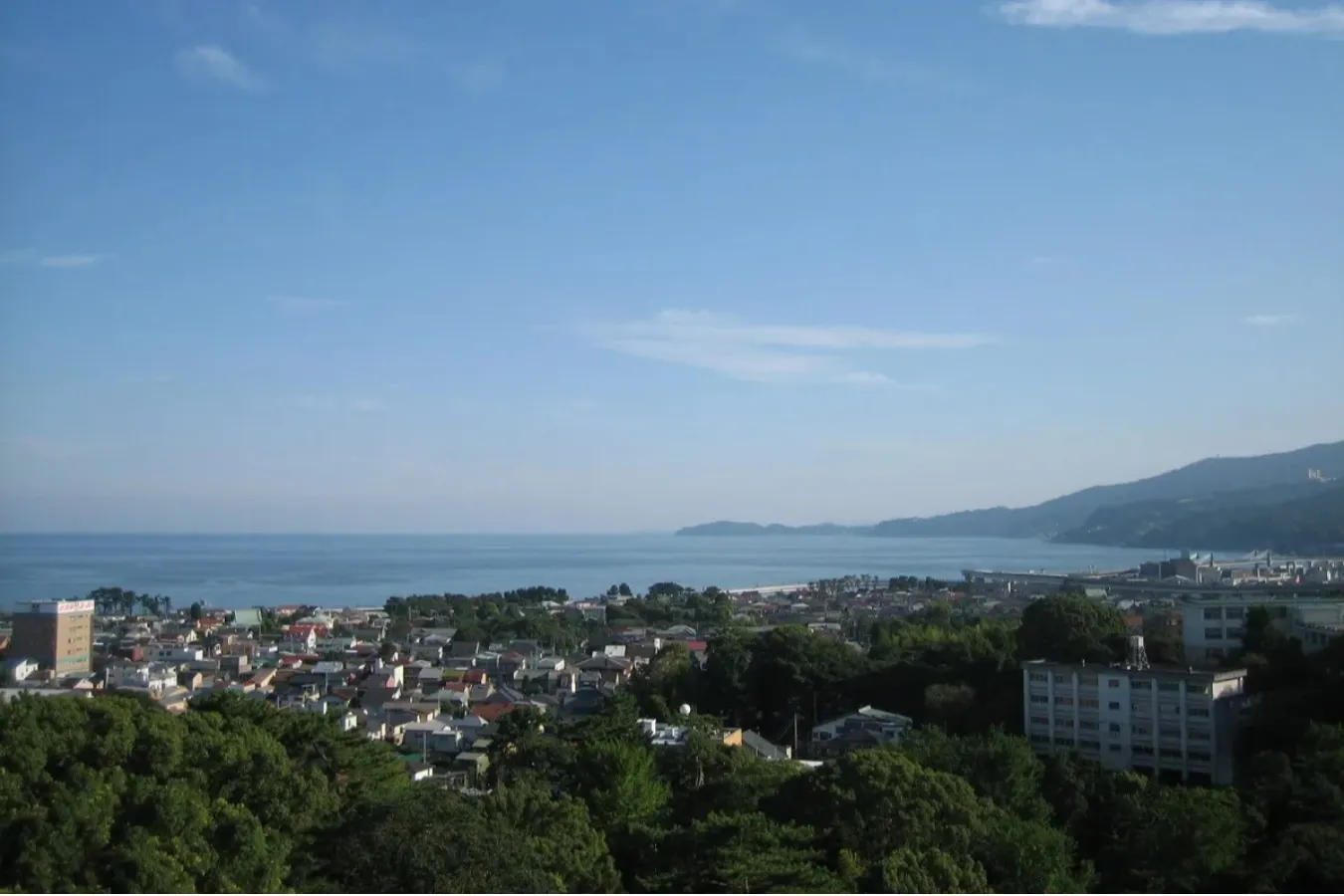 ▲天守閣展望回廊からの眺望（海側）