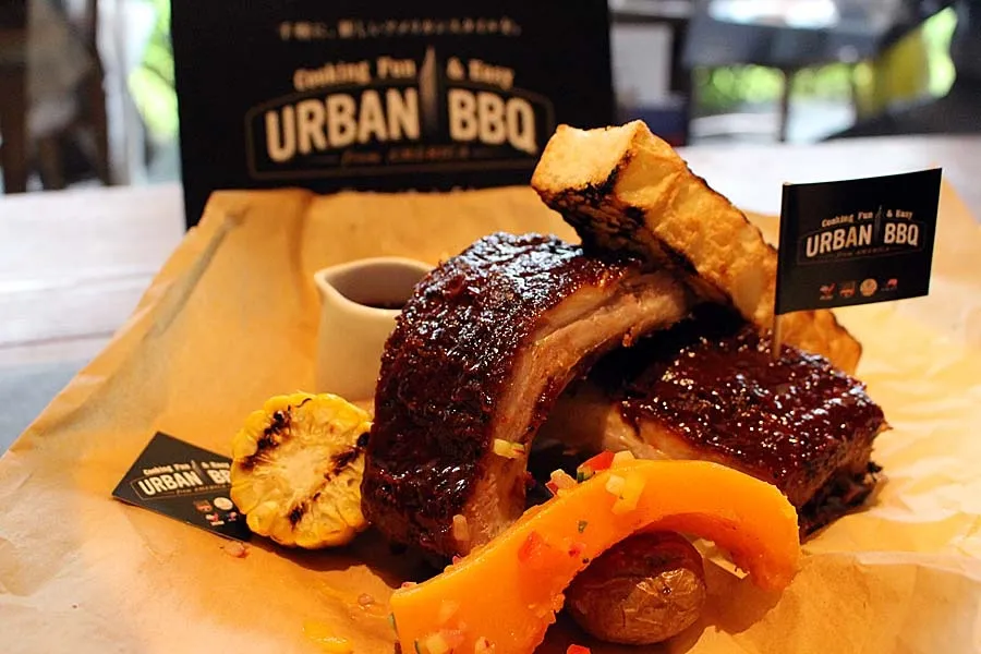 赤身塊肉をBBQで！非日常の「アーバンBBQ」を楽しめるカフェが限定オープン[2016年]