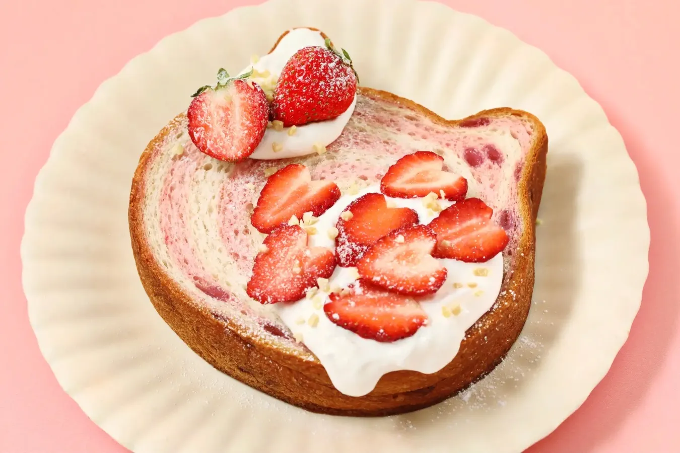 ▲「ねこねこ食パン いちご牛乳」