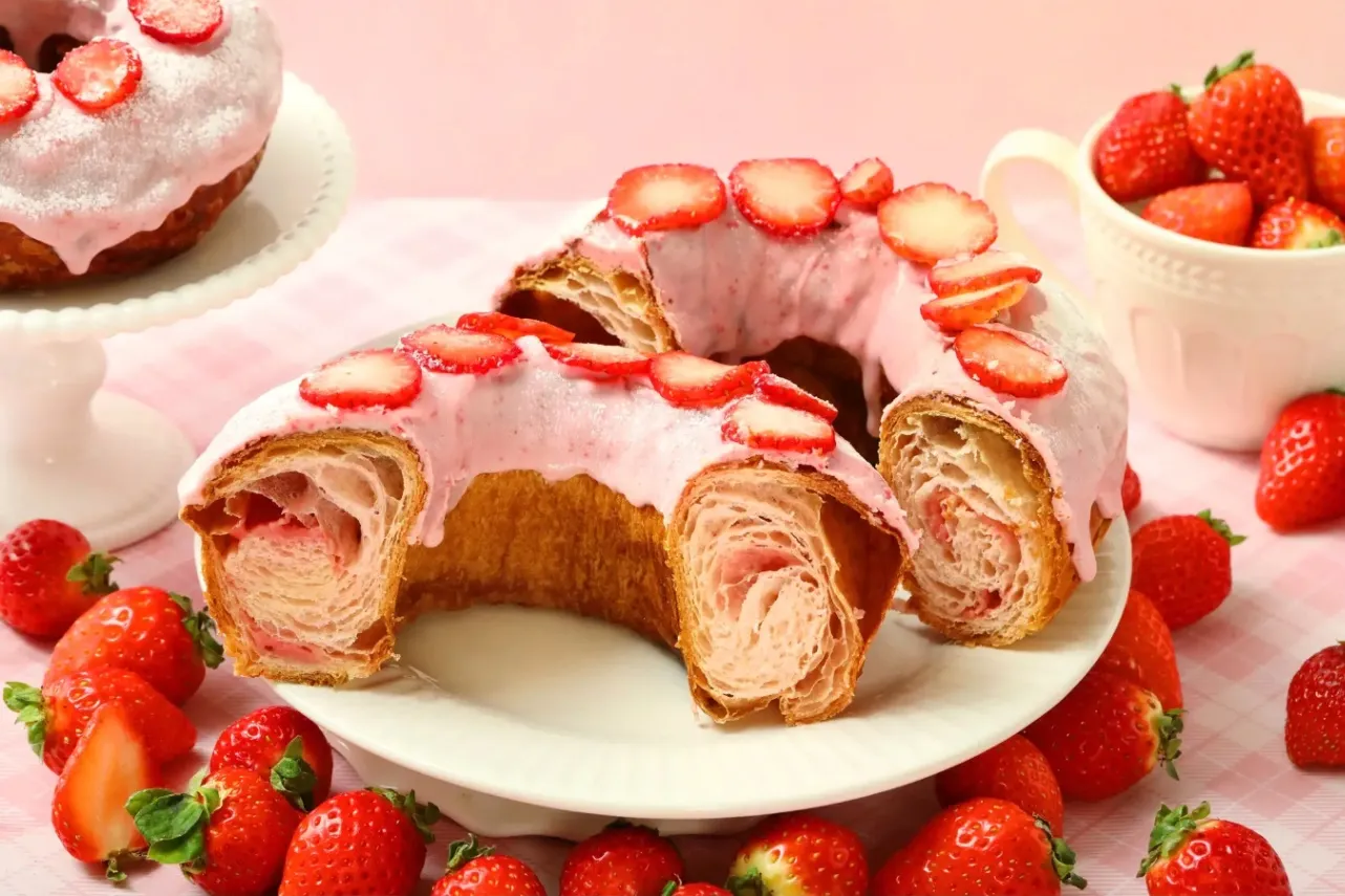 ▲「贅沢生いちごのチョコリング」