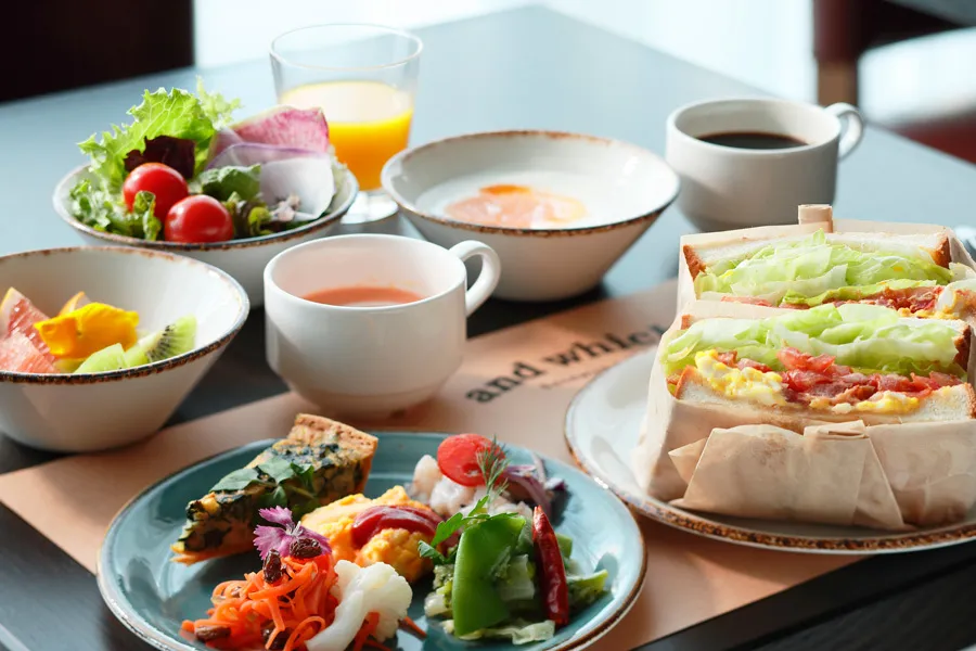 デリ食べ放題＆サンドウィッチのホテル朝食♪手作りスムージー、シャキシャキ野菜etc.で幸せ～