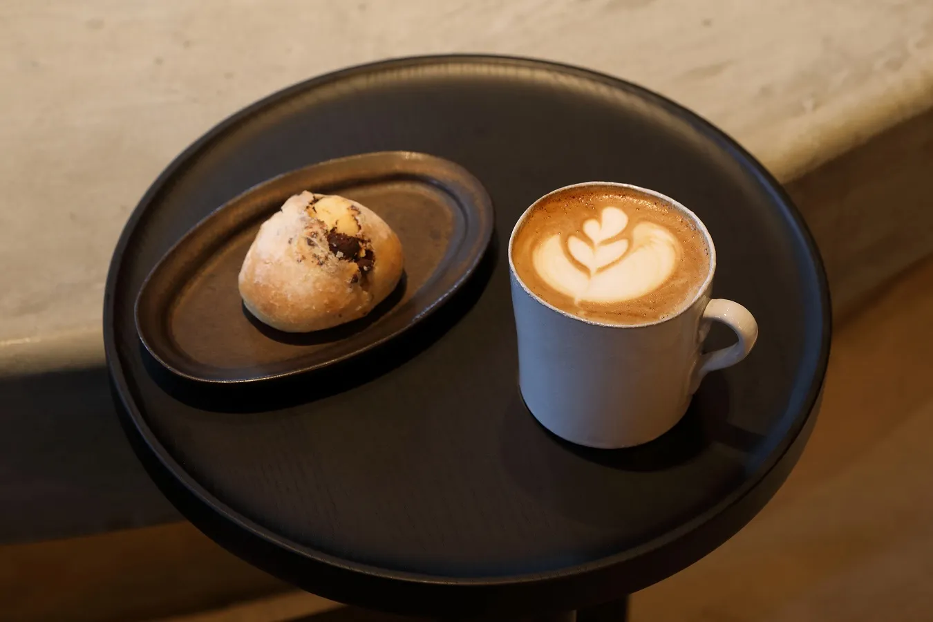 【西麻布】朝8時からコーヒー＆ワインが楽しめるカフェ「Café Apéro」