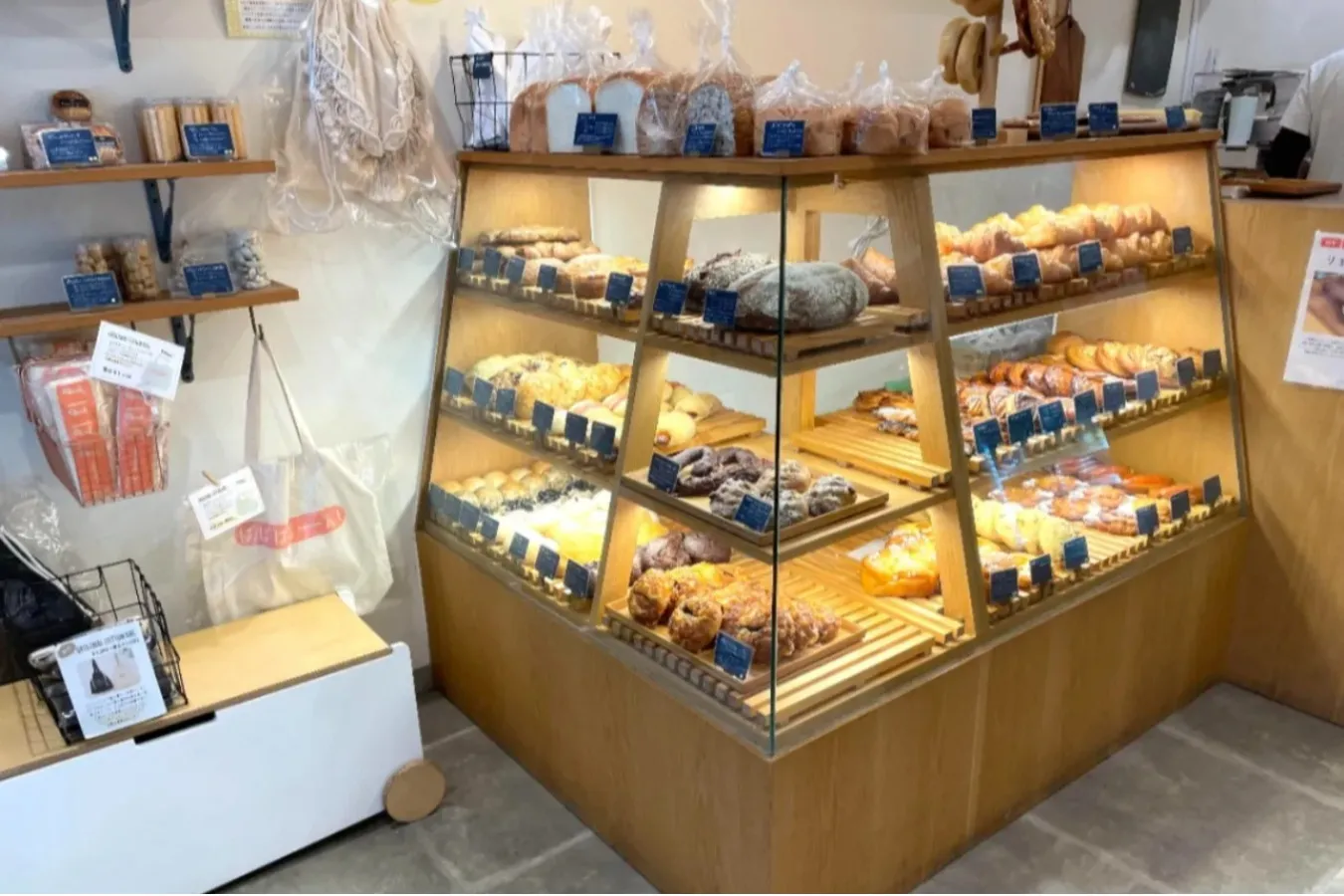 クロワッサン好きの“天国”！専門職人が手掛ける、新丸子「パンと焼き菓子のパパパパーン!」_1500098