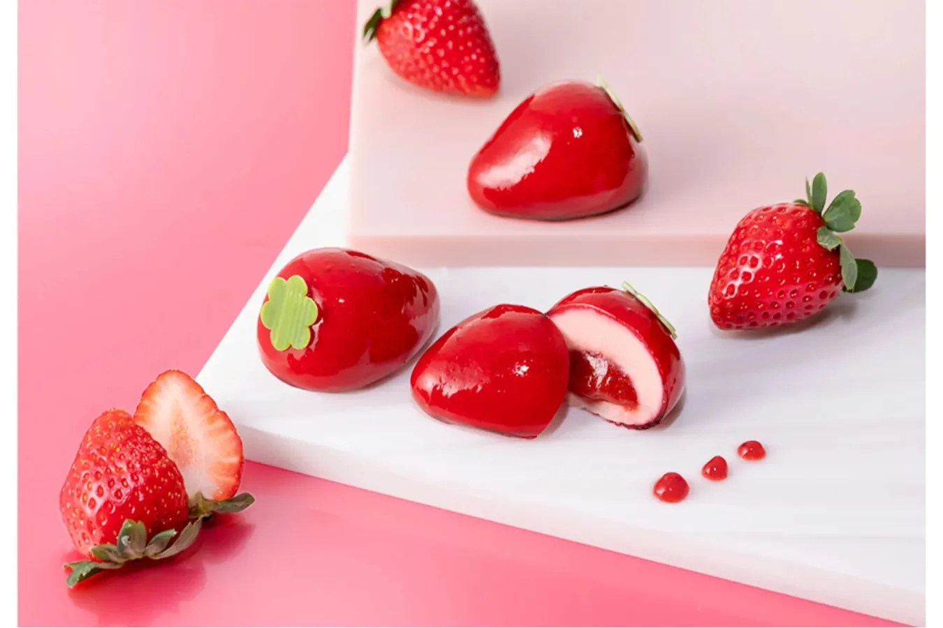 ▲「『ストロベリーシーズン』あまおうソースとろける苺の生ショコラケーキ」