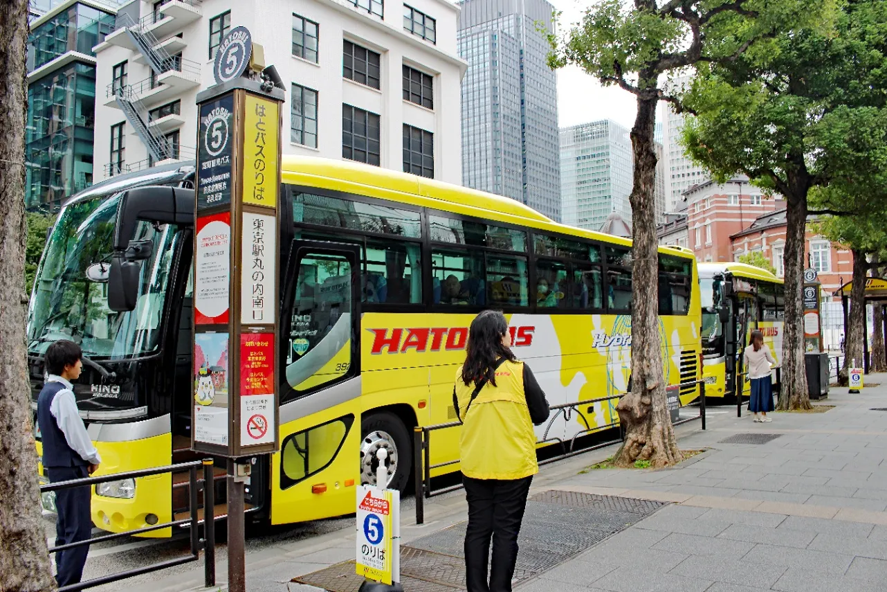 はとバス看板ガイドの仕事現場に密着！その“おもてなし”の真髄とは？