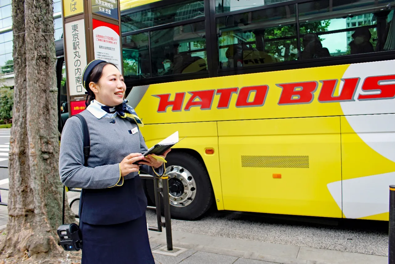 はとバス看板ガイドの仕事現場に密着！その“おもてなし”の真髄とは？