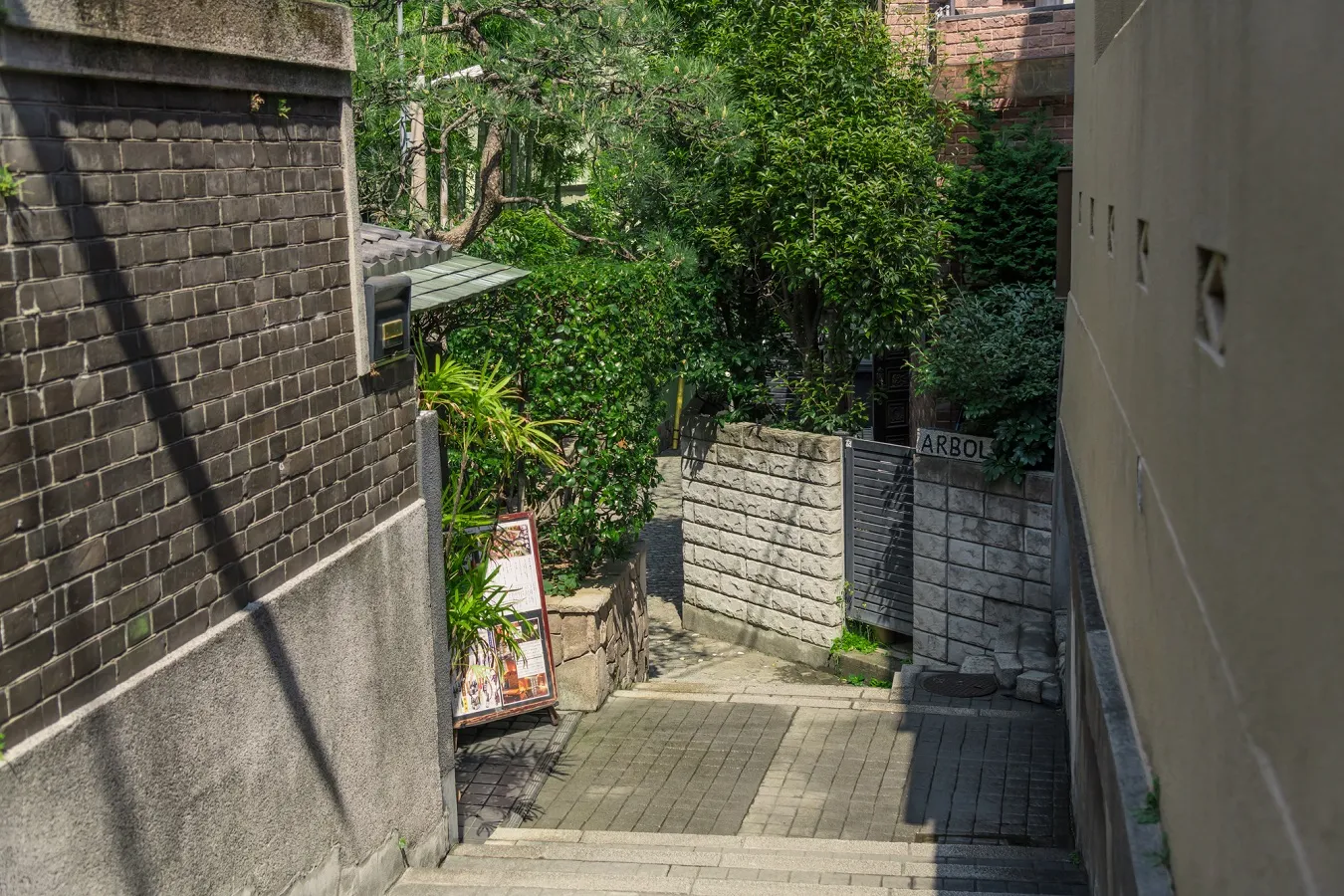 石畳の裏路地や隠れ家店も！神楽坂デートにオススメな「半日散歩コース」_1703462