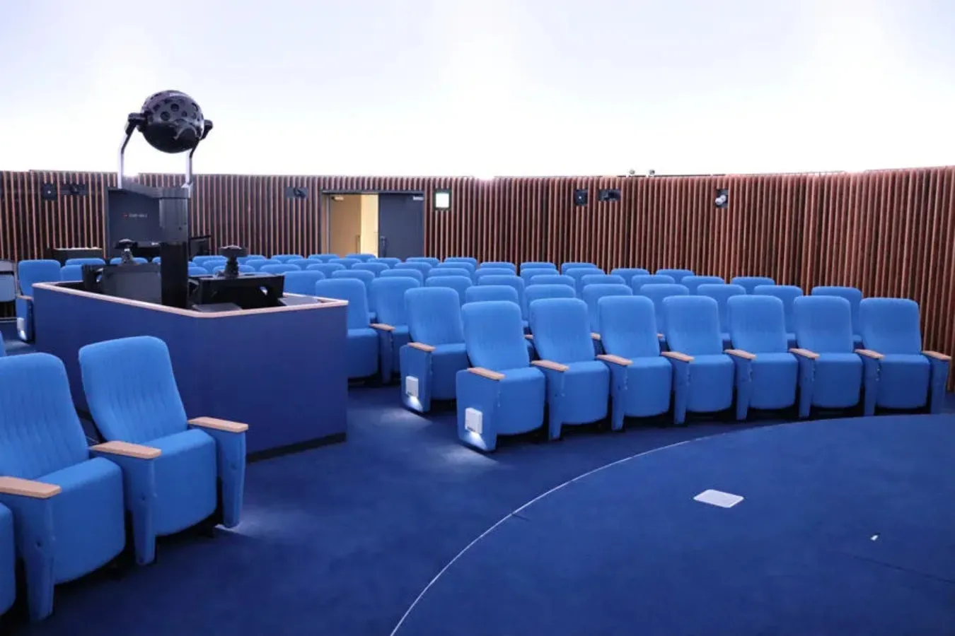 ▲港区立みなと科学館 プラネタリウムホール