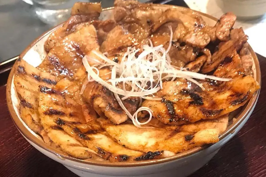 ぎっしり豚丼、人気のおでんコロッケなど！食べ歩きの街「戸越銀座」でハズせないグルメ5選