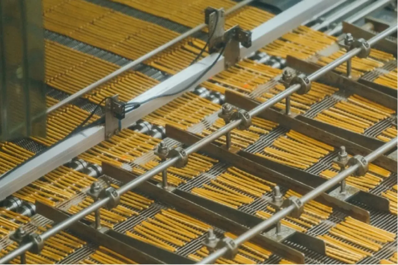 ▲プリッツ製造ライン