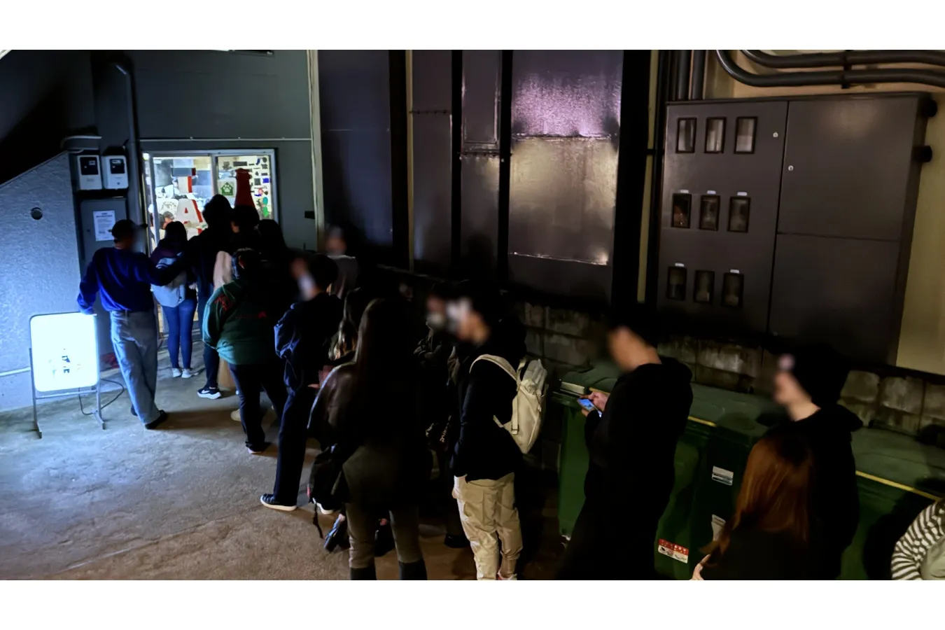 ▲「TACOS 3Hermanos Harajuku」 17時オープン前の様子