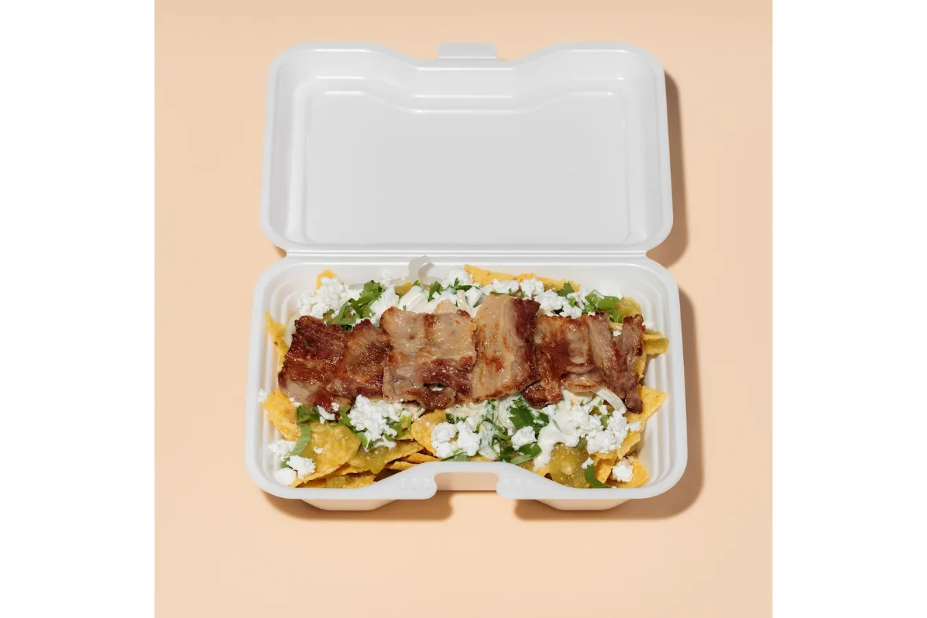 ▲「Chilaquiles con Bistec（牛焼肉）」