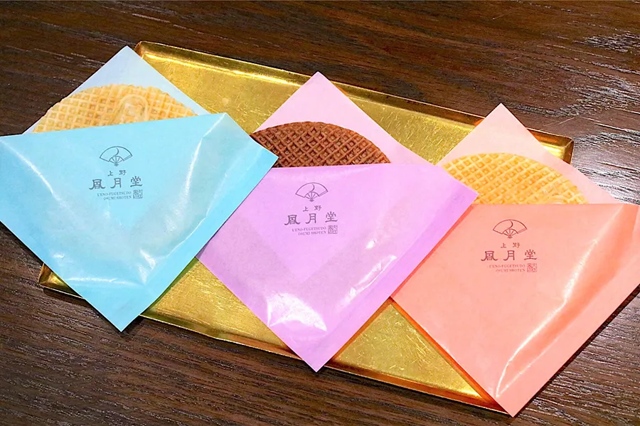 上野風月堂本店だけの“進化系ゴーフル”って？作りたてのモチモチ食感が美味しすぎた！