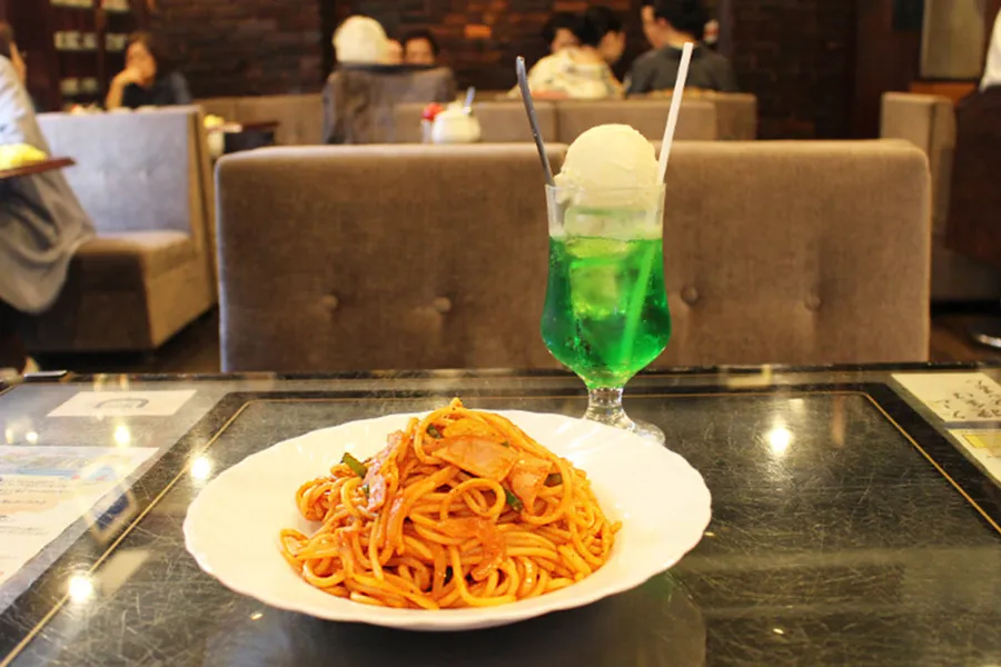 【浅草】翌朝まで営業する喫茶店！？ナポリタンにクリームソーダ・・レトロ喫茶の居心地が良すぎて最高すぎた