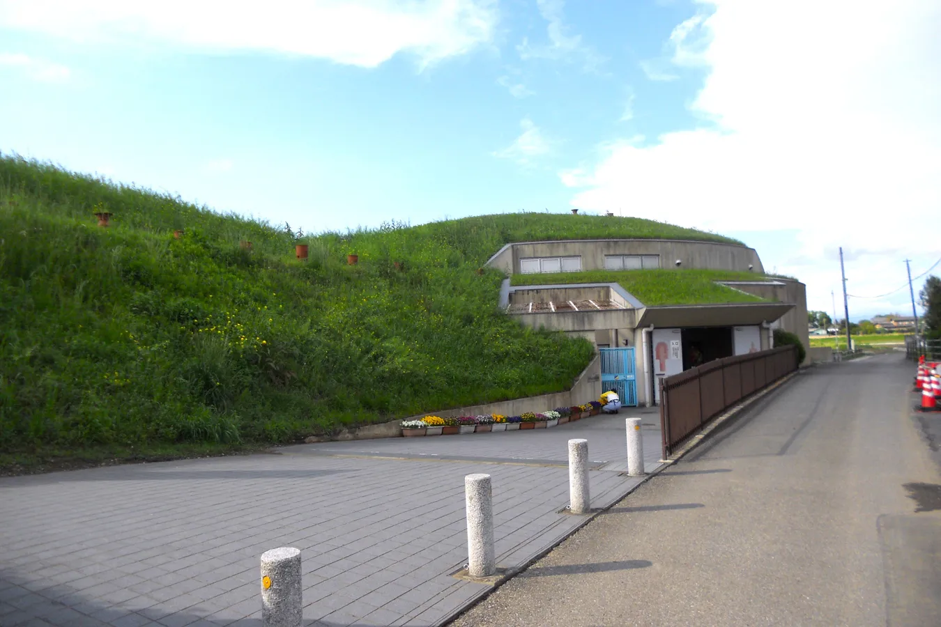 古墳のテーマパーク！？「さきたま古墳公園（埼玉古墳群）」古墳シンガーまりこふんのイチ推し。_680773
