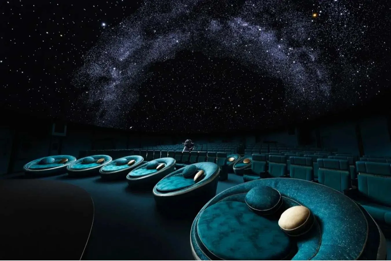 映画館、公園、プラネタリウムも！有楽町「レジャースポット」10選