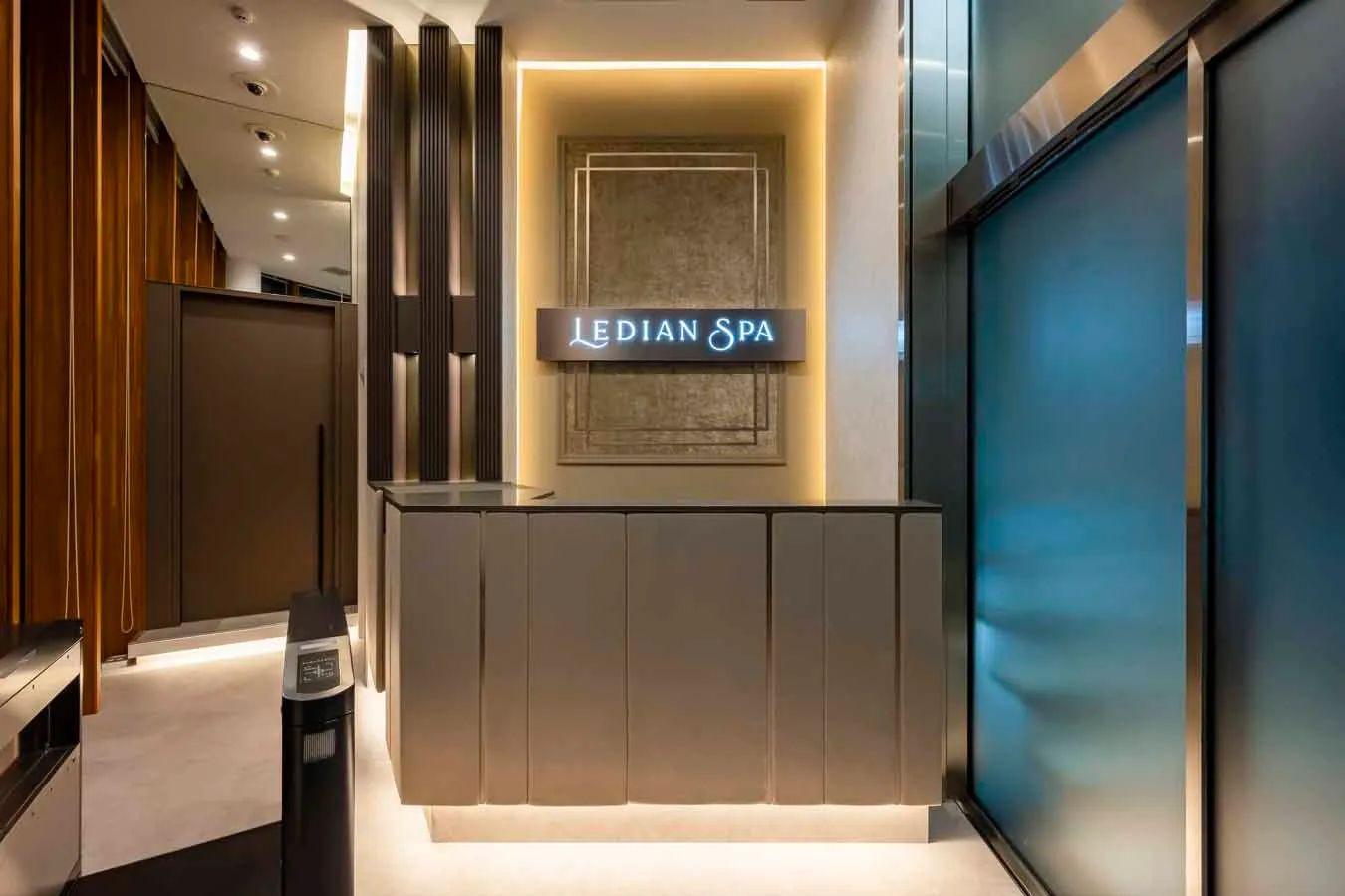 ▲フロント／画像提供：Ledian Spa Ebisu