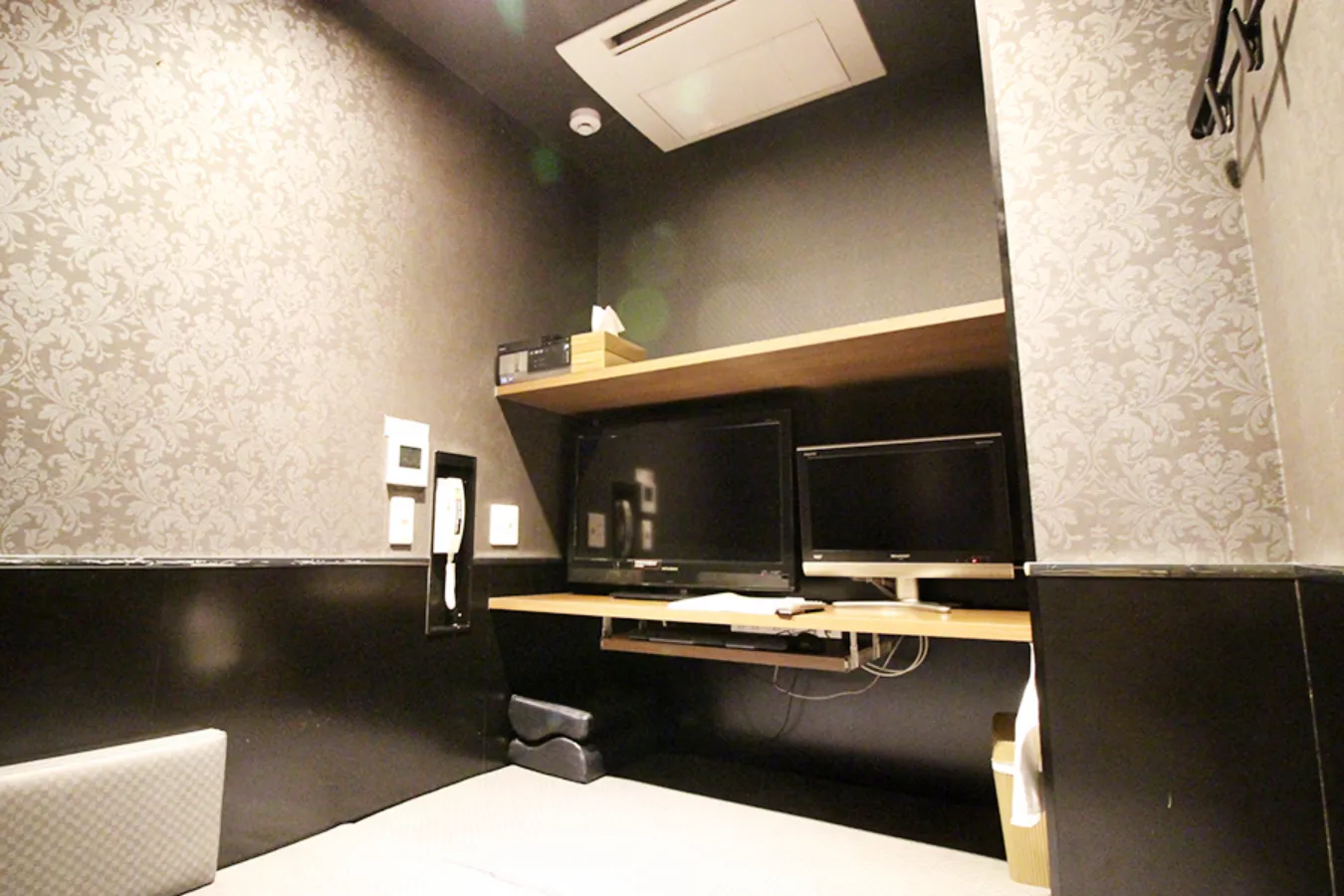 【新宿】ネットカフェ「カスタマカフェ」でゴロゴロデート_2566608