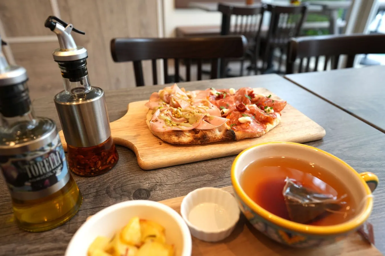 “ピンサ・ロマーナ”って知ってる？新感覚ピッツァが絶品の「Bontà Italia」へ_1251711