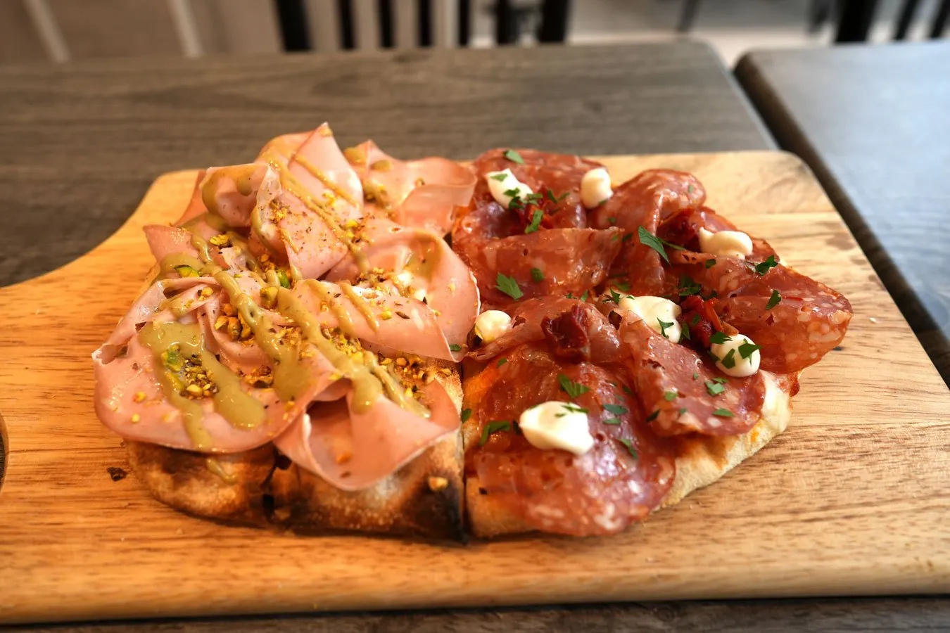 “ピンサ・ロマーナ”って知ってる？新感覚ピッツァが絶品の「Bontà Italia」へ_1251712