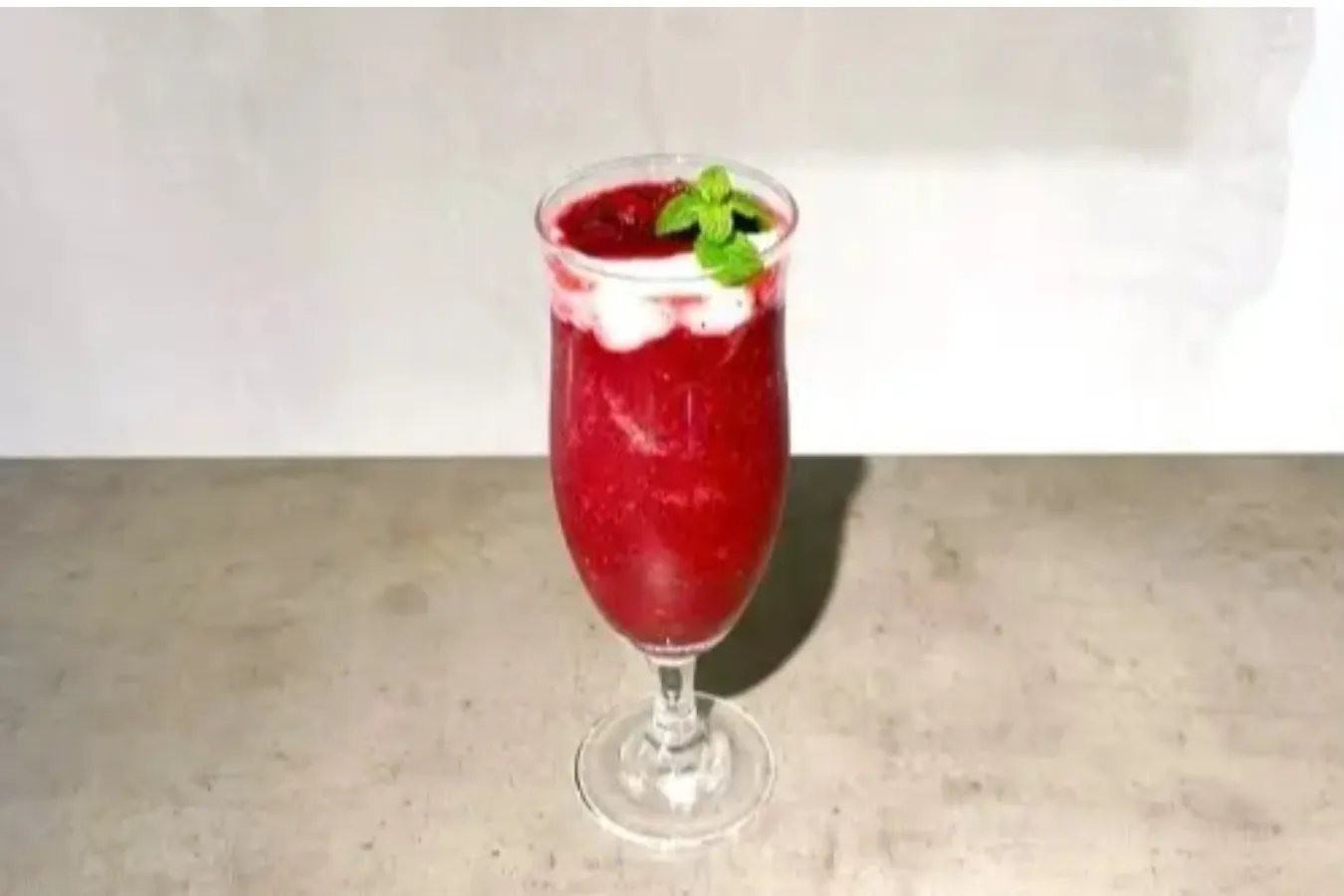 黒毛和牛100%の“贅沢バーガー”「ワイズ キッチン」が麻布十番にオープン_1294871