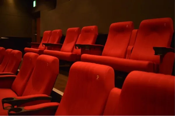 【東京】カップルシートがある映画館5選