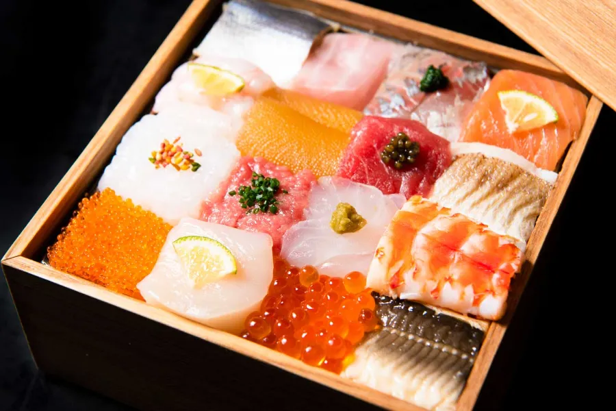 境内でいただく「すし いわお」が赤坂にオープン