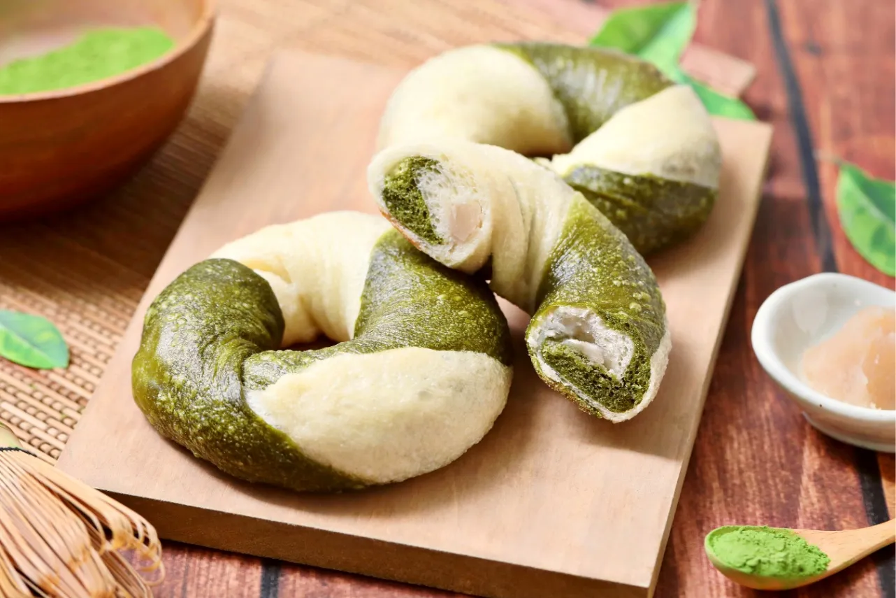 ▲「ベーグル 宇治抹茶と白あん」