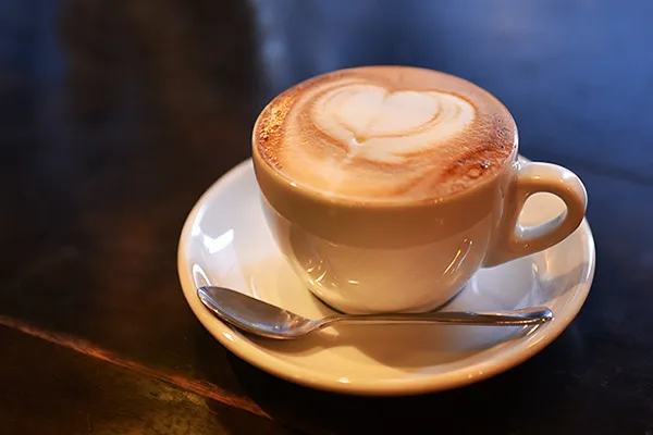 夕暮れどき、キャンドルの炎がゆらめく場所 ／zarigani cafe【カフェマニア川口葉子連載 Vol.1】