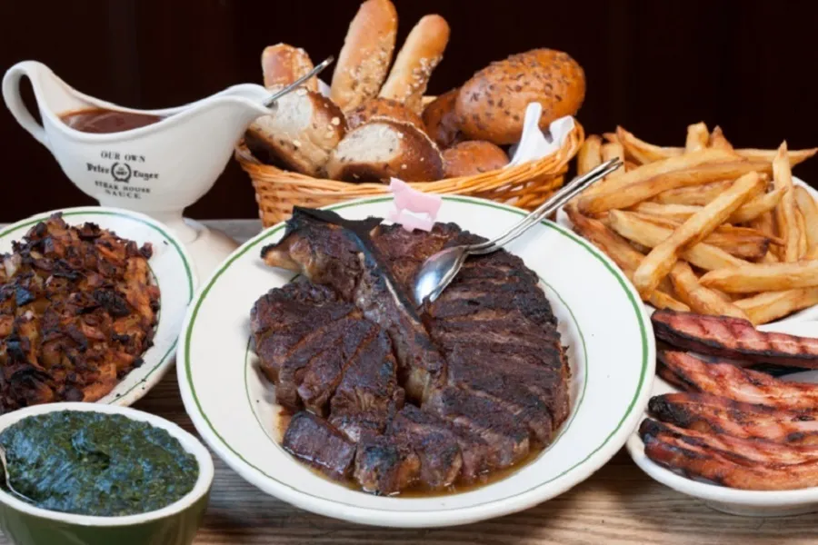 NYのステーキ専門店「Peter Luger Steak House Tokyo」が恵比寿に初上陸