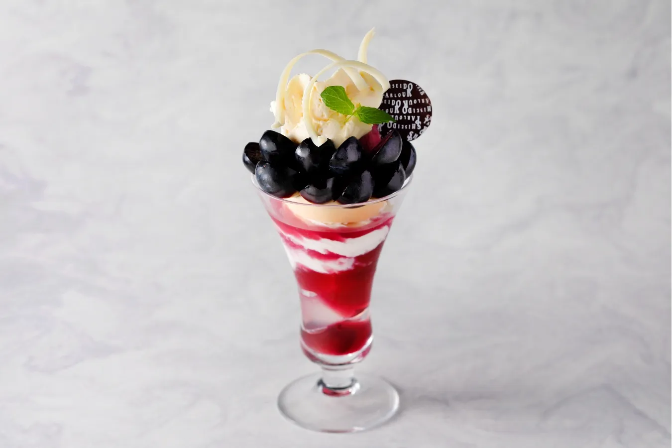 ▲「長野県産“ナガノパープル”のパフェ」