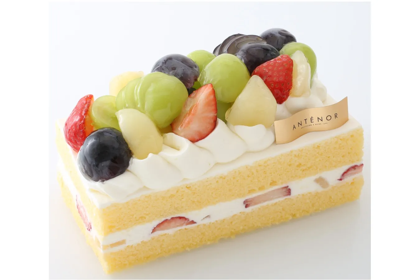 ▲「シャインマスカットと巨峰のフルーツショートケーキBOX」