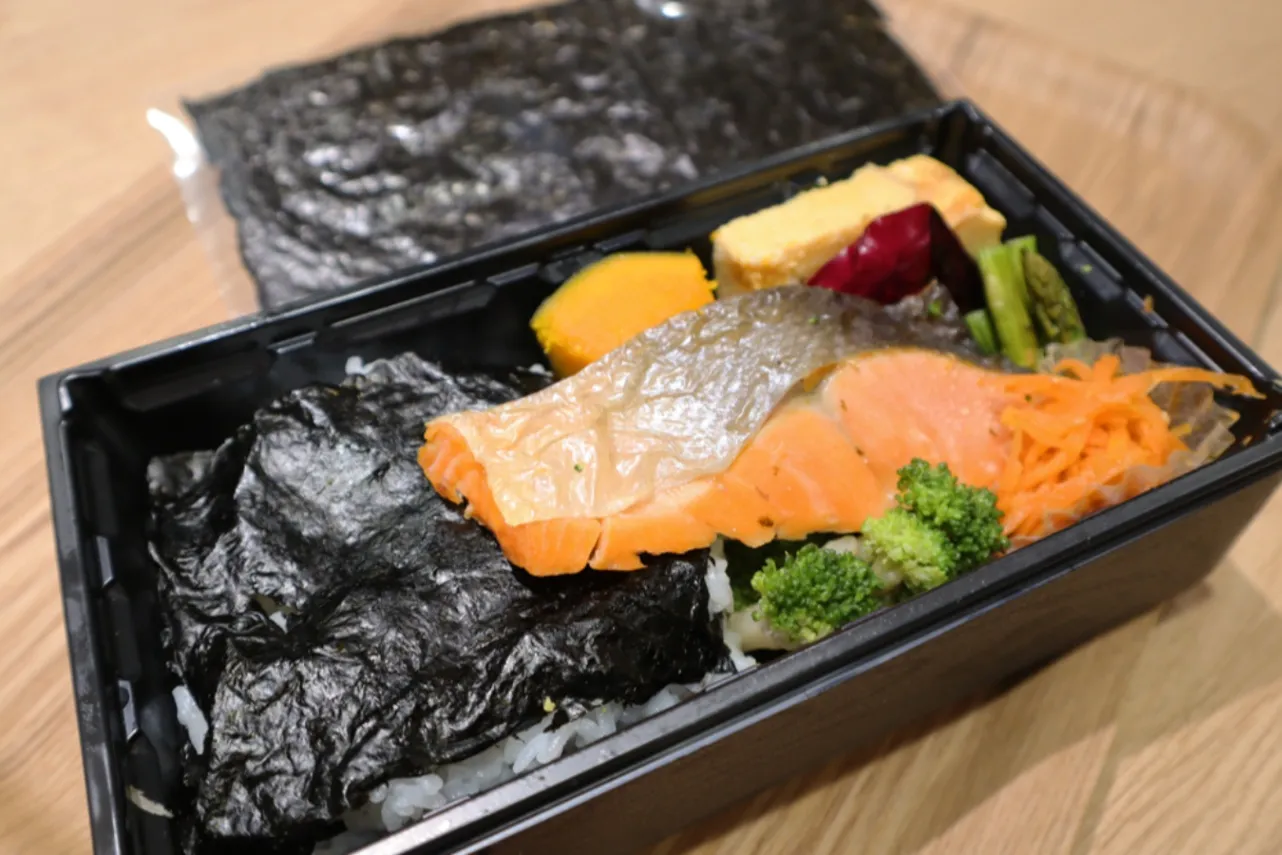 ▲「鮭優雅海苔弁当」