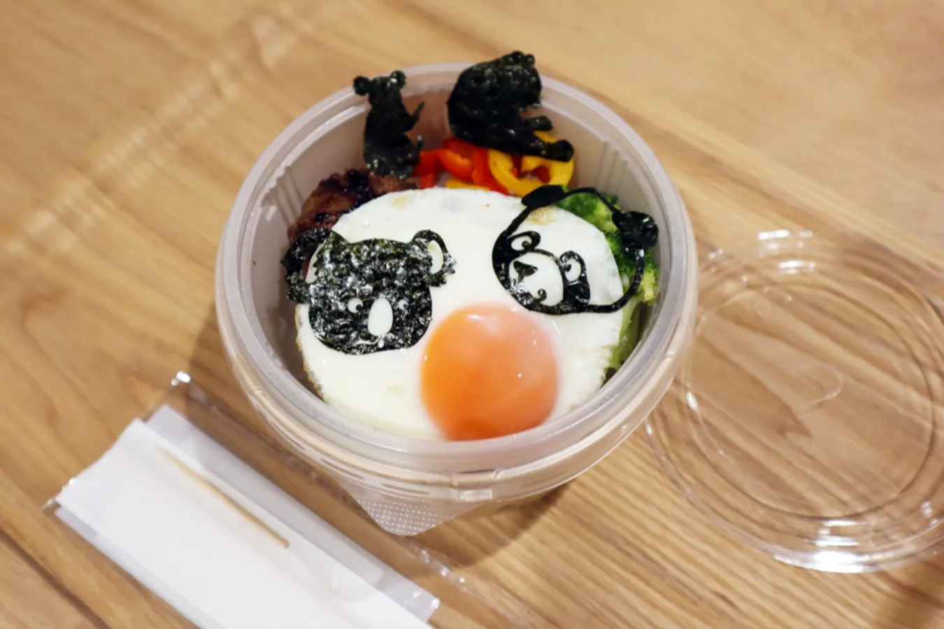 ▲「デミたまハンバーグ丼 のりあーと®付」