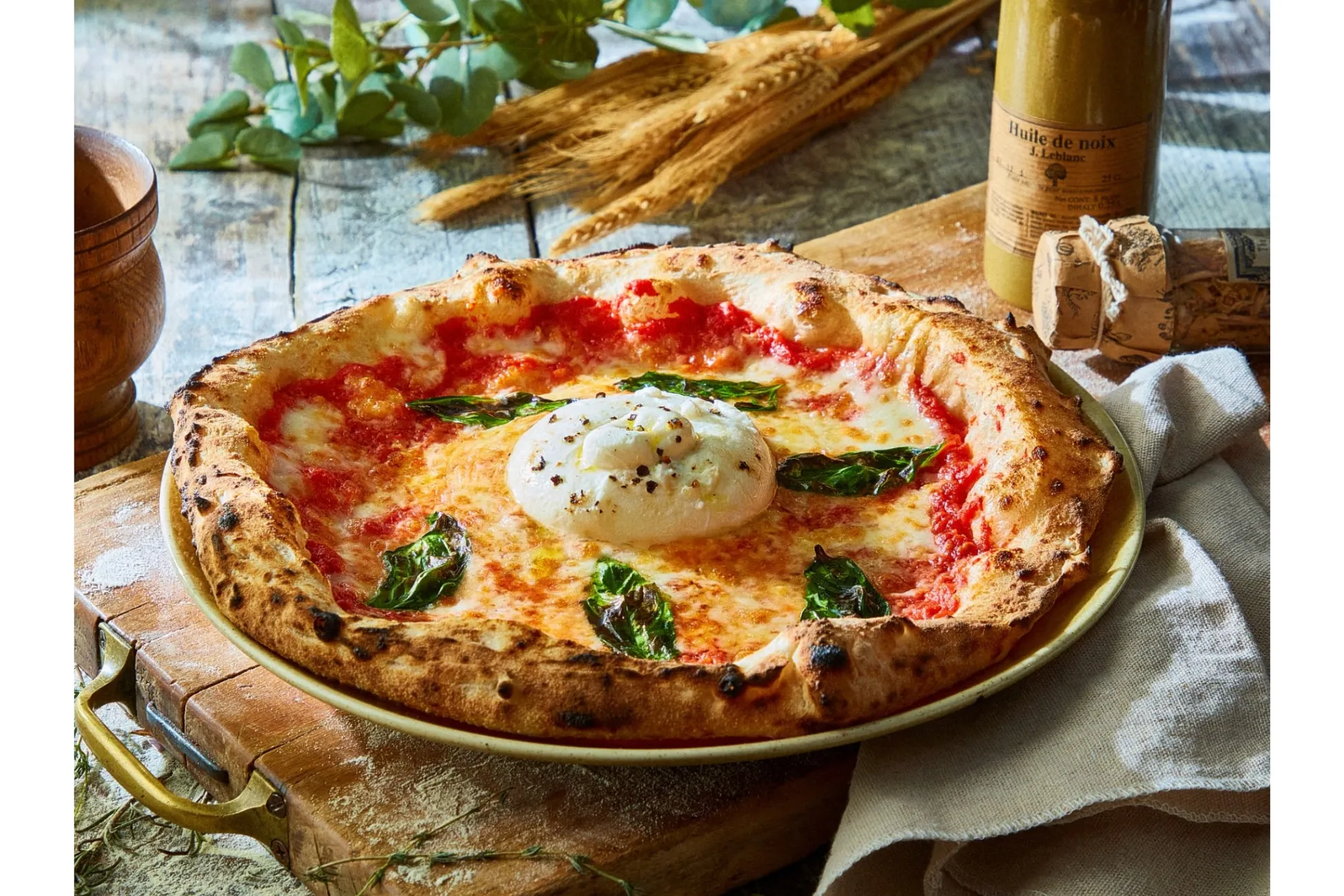 薪窯”で焼き上げる本格ピッツァ！「トゥ・ザ・ハーブズ」が渋谷にオープン