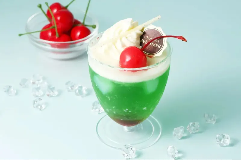 【ベルアメール】夏にピッタリのデザートが登場！まるで“メロンクリームソーダ”な一品も