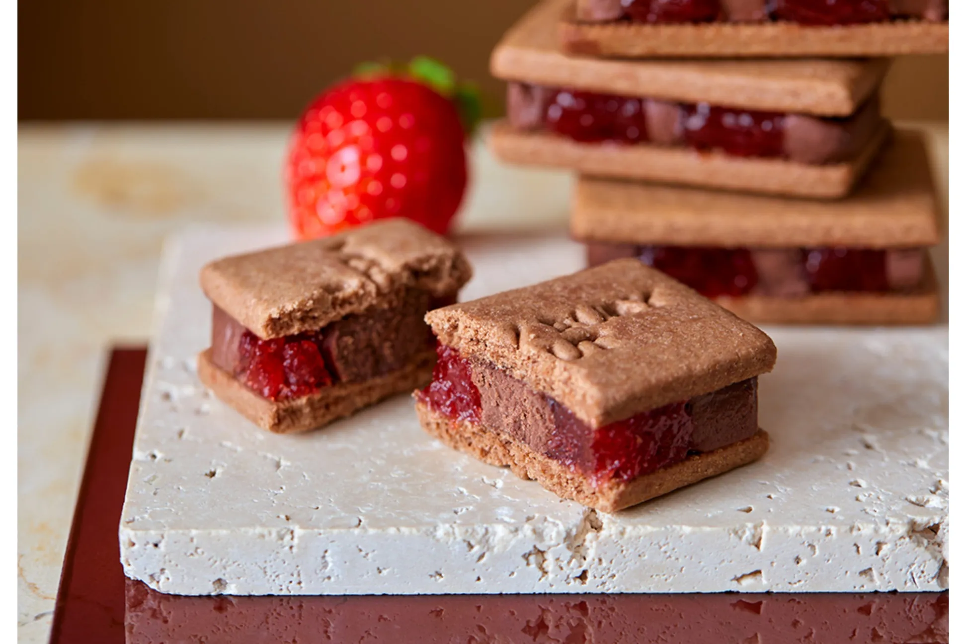冬限定の新作“いちごサンド”が登場！いちごスイーツ専門店「ベリールビーカット」から