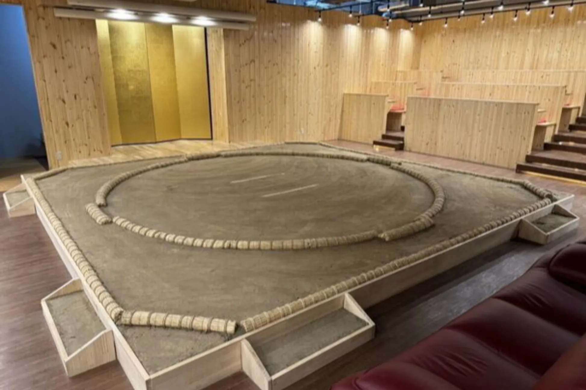 本物の土俵があるレストラン！？相撲ショーも楽しめる「浅草相撲部屋」誕生