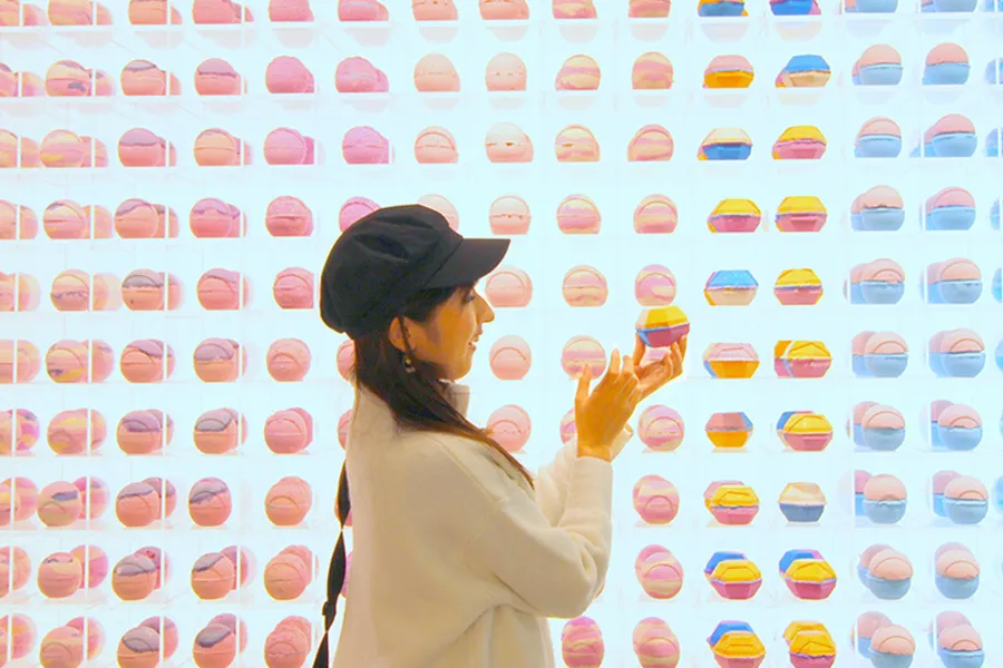 世界初バスボム専門店「LUSH 原宿店」が、最新技術を駆使したおしゃれなアート空間だった