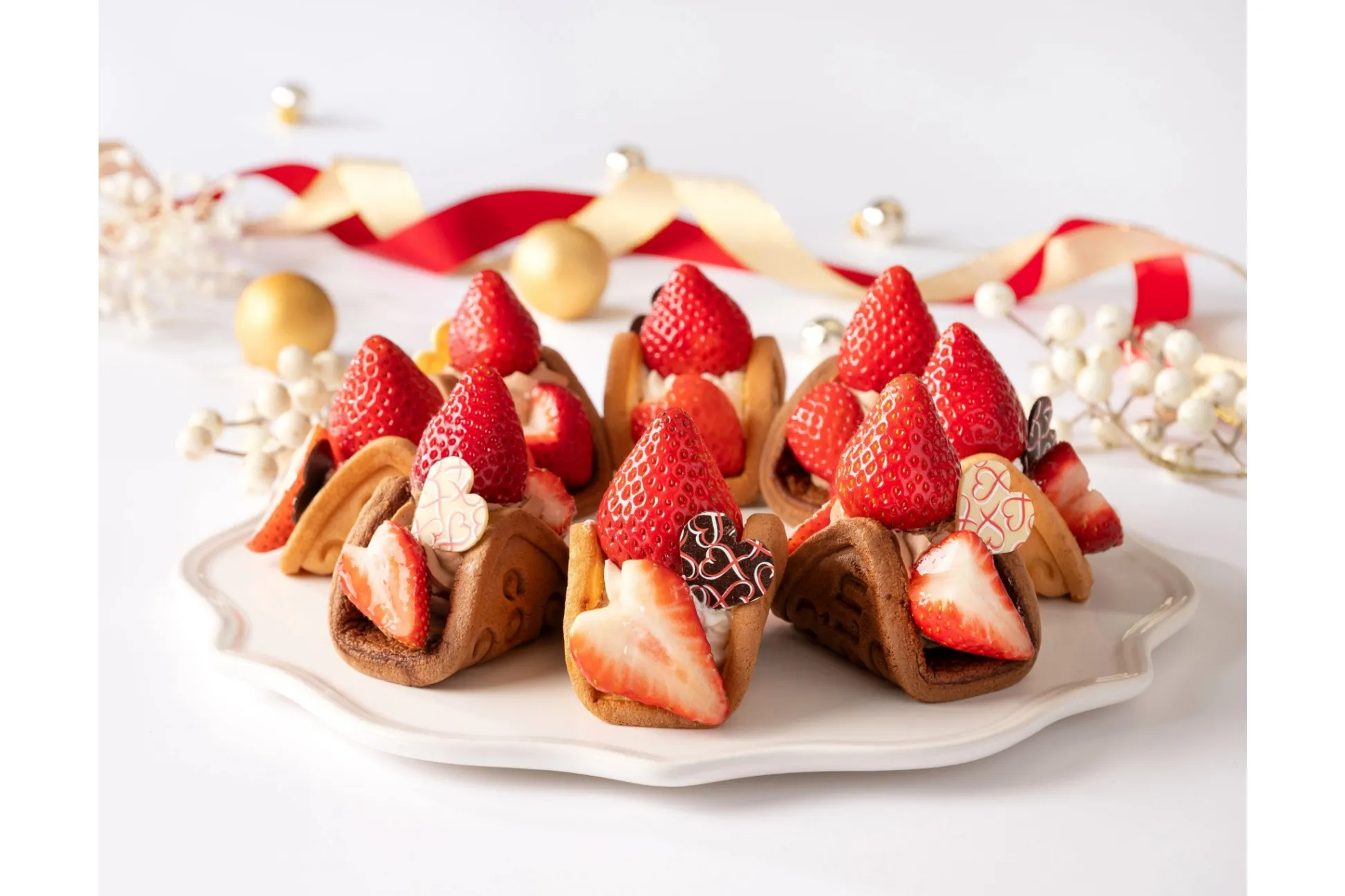 8種のイチゴを食べ比べできるワッフルも！「ワッフルパレット」が新宿に期間限定オープン