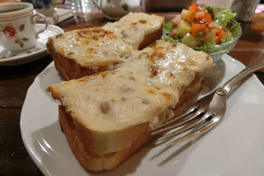 一番人気の名物「グラタントースト」が最高だ…！とろ～りチーズが堪らない、自慢の一品を味わってきた