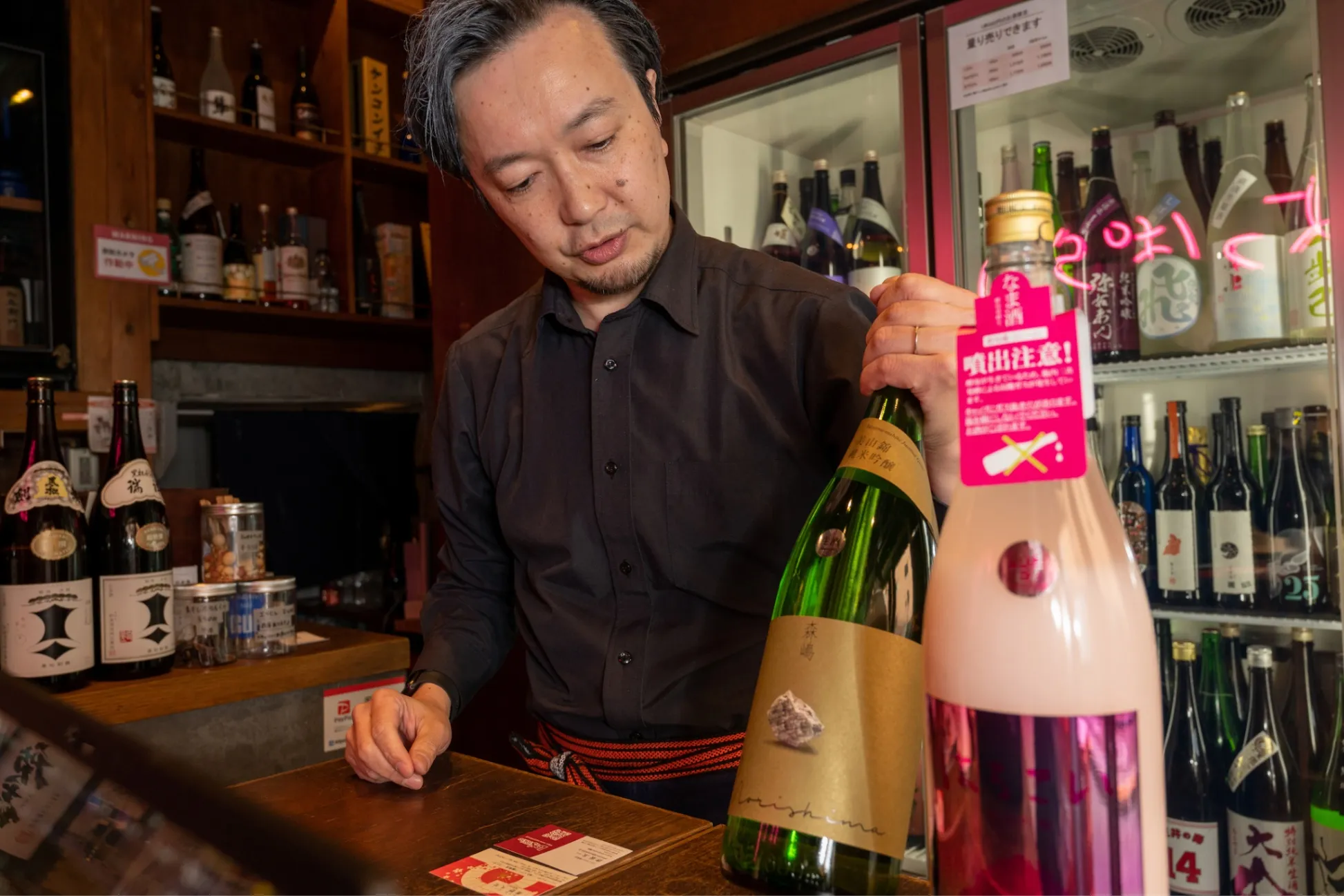 日本各地を駆け巡り良酒を提供する門前仲町・『ぽんしゅビルヂング』で、これからの季節にぴったりな夏酒をきいてみた