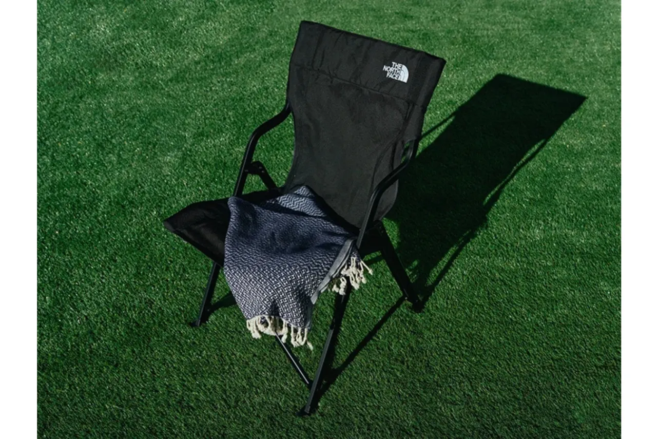 ▲レンタル「THE NORTH FACE TNF Camp Chair Slim」（2時間550円／終日1,100円）