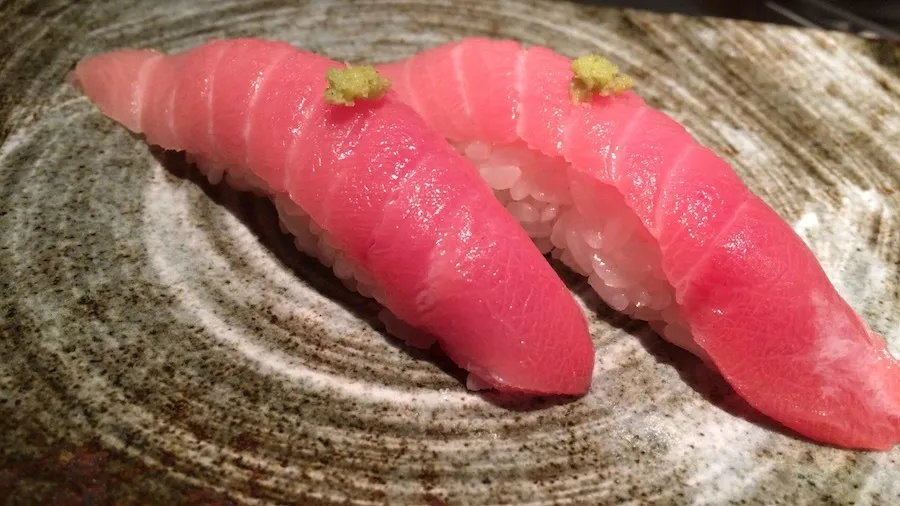 「大トロ」2貫で300円だって！？渋谷でお寿司デートに超使える居酒屋を発見