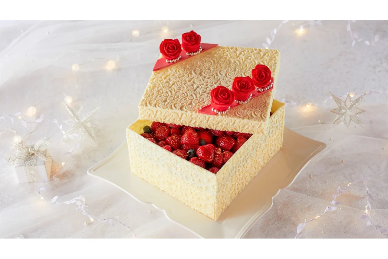 新宿プリンスホテルのクリスマスケーキ！“宝石箱”イメージのショート