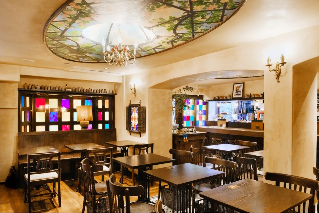 外苑前で40年愛される「カフェ香咲」。大規模リニューアルを経た名喫茶の今_2073300