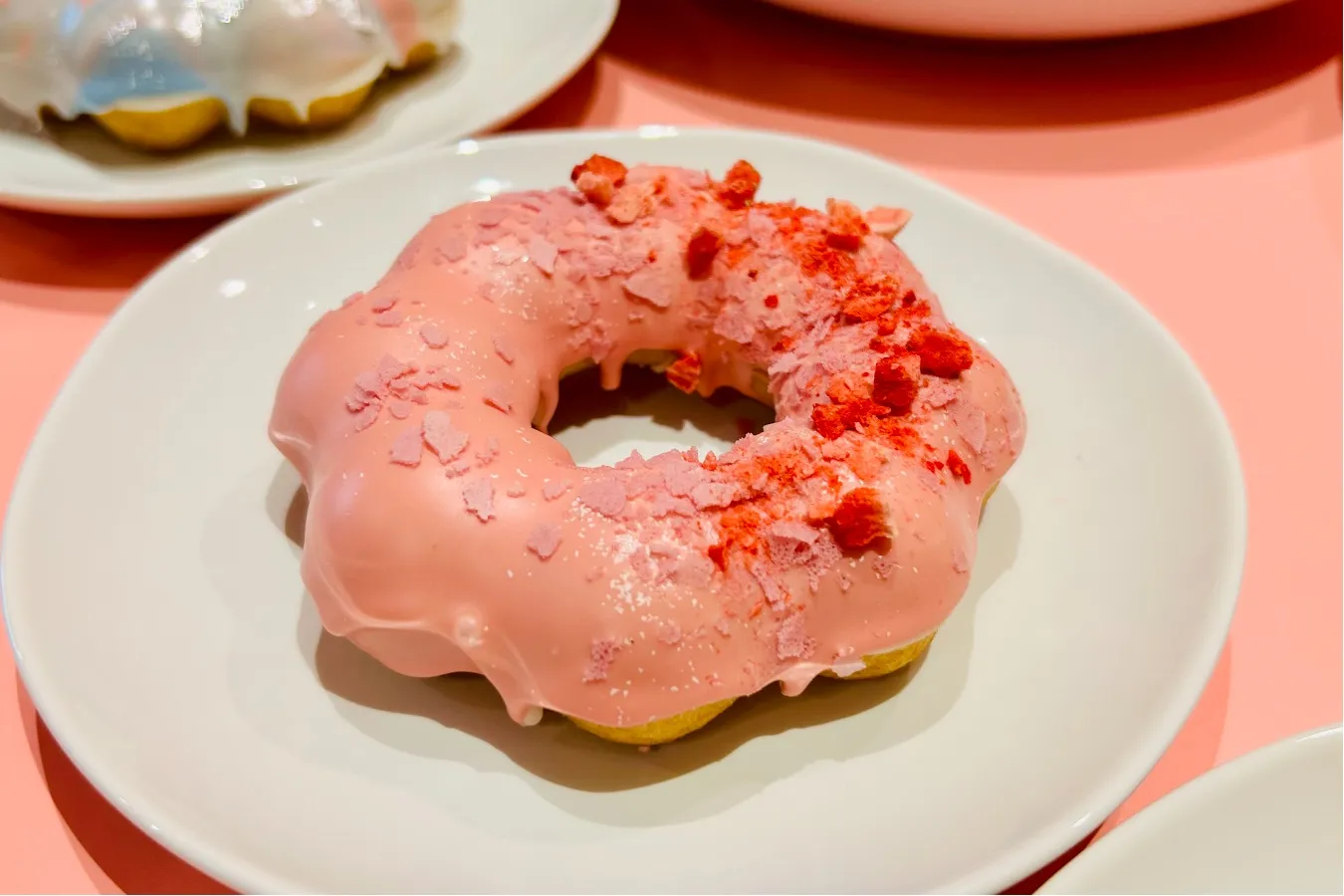 ▲「ワンダリア フラワードーナツ」（撮影：レッツエンジョイ東京編集部）