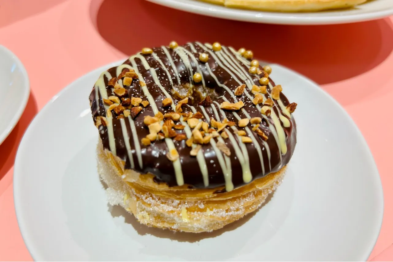 ▲「ワンダリア 洞窟ドーナツ」（撮影：レッツエンジョイ東京編集部）