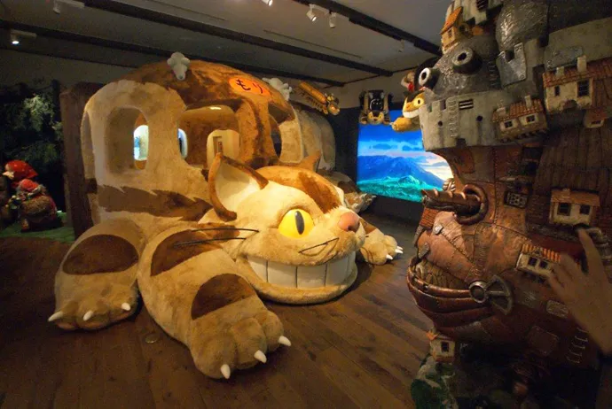 芸術の秋に話題のアート展10選！“大人も乗れる”猫バスにキュン♡[2016年版]